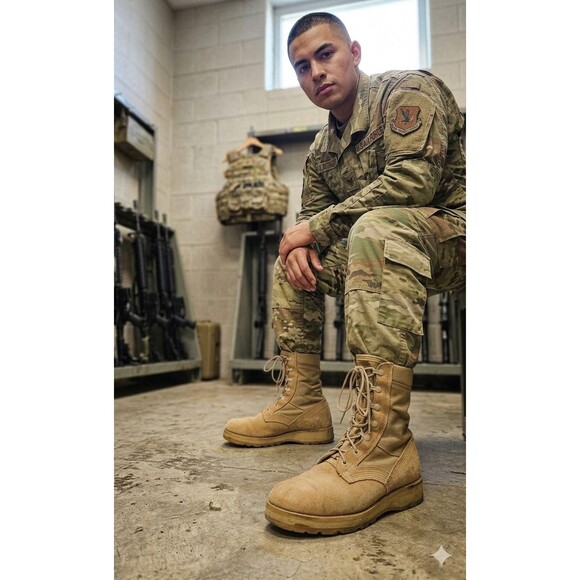 US Military Desert Combat Boots Tan Suede Canvas Vibram Sole Men’s Size 9,5W main image 4